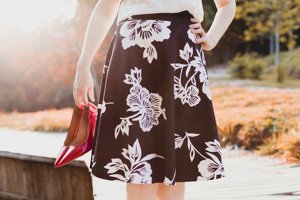 How to Style a Satin Skirt for a Day in the Office?